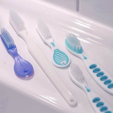 bh  Toothbrushes